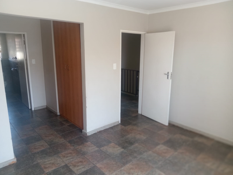 To Let 3 Bedroom Property for Rent in Waterval East North West